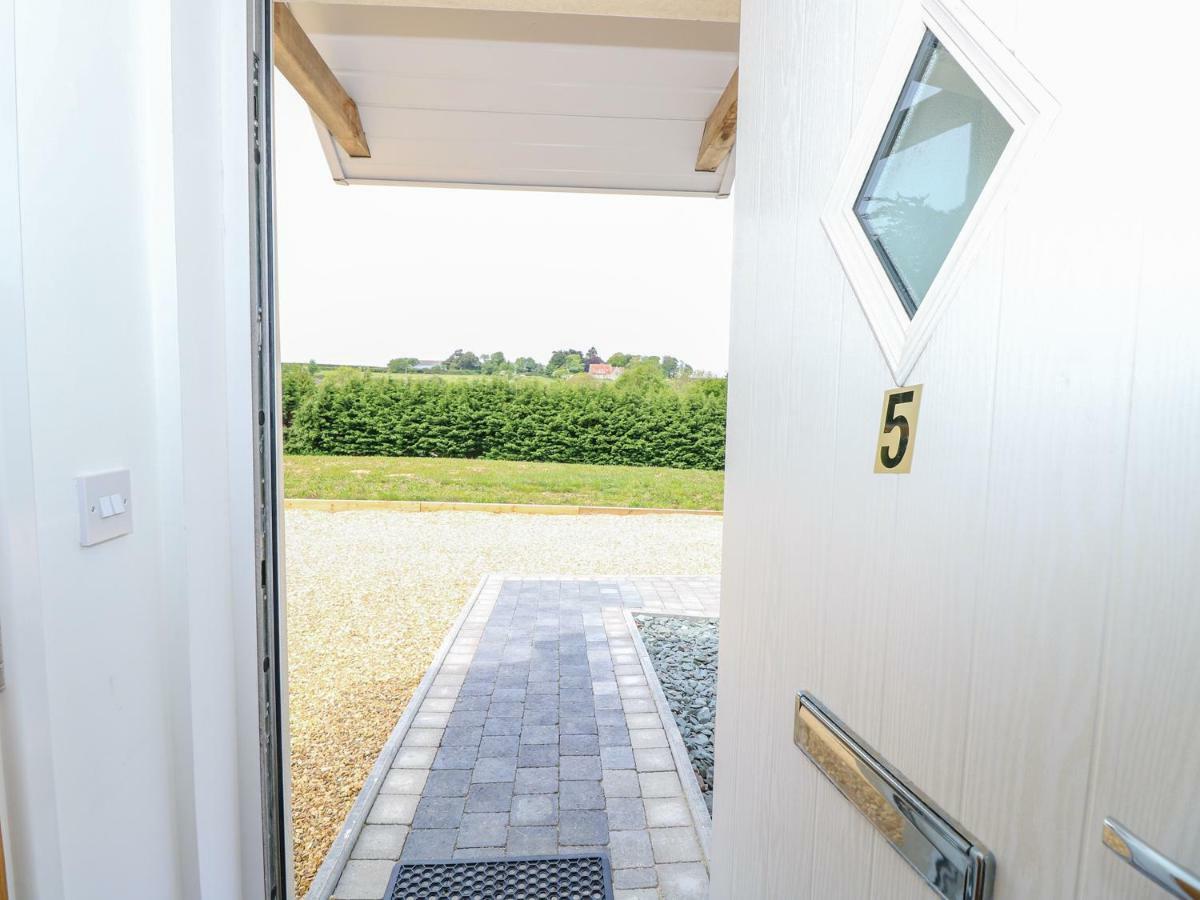 5 Yarmouth Cottages Freshwater Exterior foto